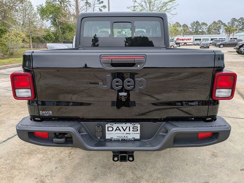 New 2026 Jeep Gladiator Sport AWD/4WD image 5