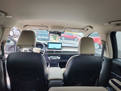 New 2026 Lincoln Corsair Premiere image 18