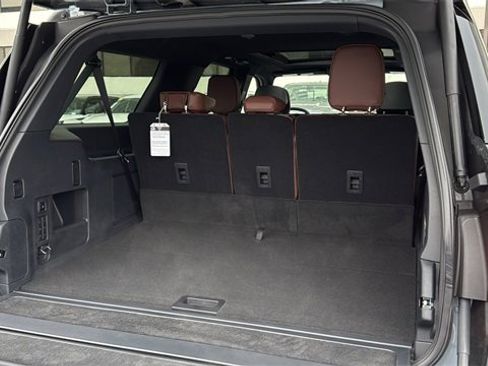 New 2025 Lincoln Navigator L Reserve image 14