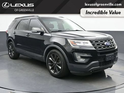 Used 2017 Ford Explorer XLT w/ Equipment Group 202A FWD image 1