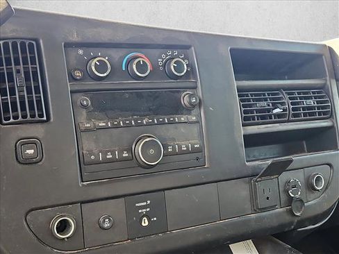 Used 2017 Chevrolet Express 2500 image 11