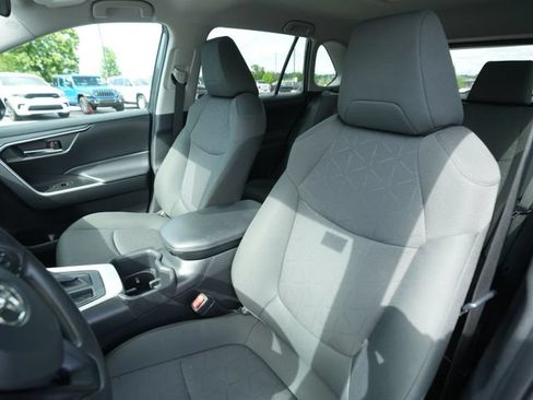 Used 2024 Toyota RAV4 XLE FWD image 37