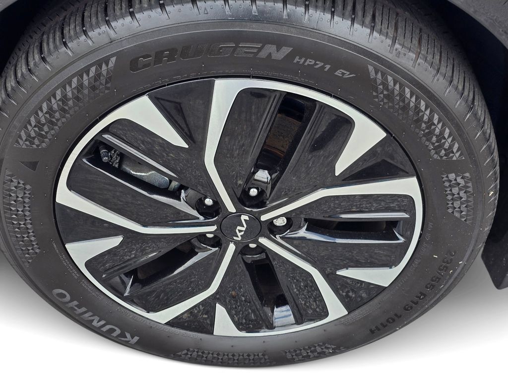 Certified 2024 Kia EV6 Wind w/ Wind Technology Package AWD/4WD image 12