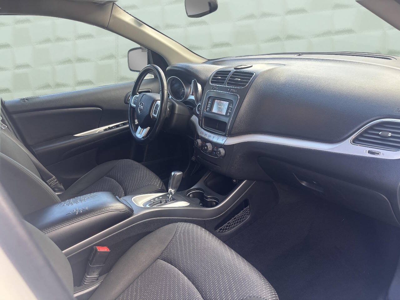 Used 2019 Dodge Journey SE w/ Connectivity Group FWD image 14
