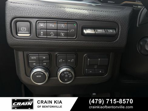 Used 2022 GMC Yukon XL Denali w/ Max Trailering Package AWD/4WD image 12