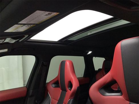 Used 2017 Land Rover Range Rover Sport SVR image 27