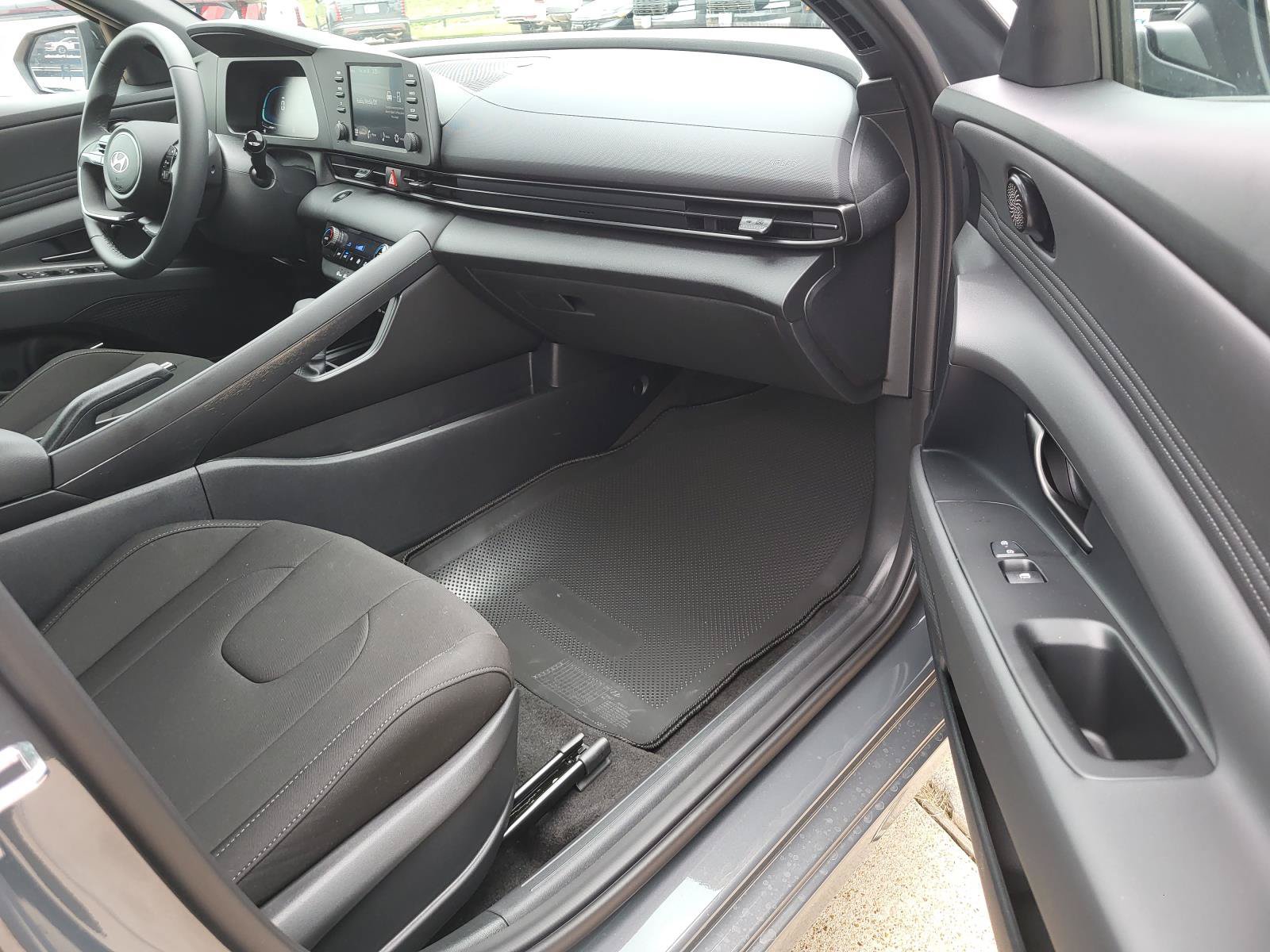 Certified 2026 Hyundai Elantra Sport w/ Cargo Package FWD image 6