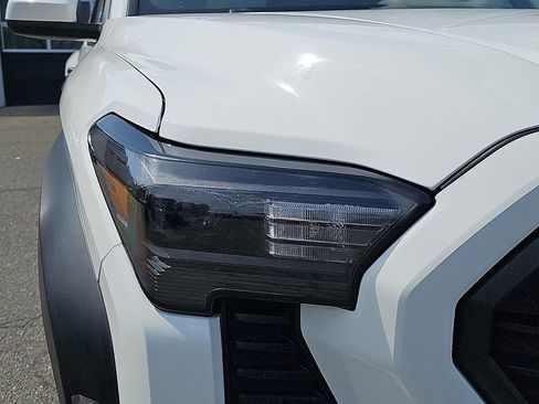 Used 2024 Toyota Tacoma TRD Off-Road AWD/4WD image 9