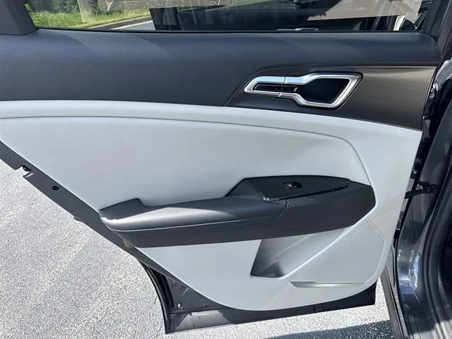 Certified 2023 Kia Sportage EX AWD/4WD image 14