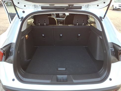 New 2026 Chevrolet Trax LS w/ LS Convenience Package image 11