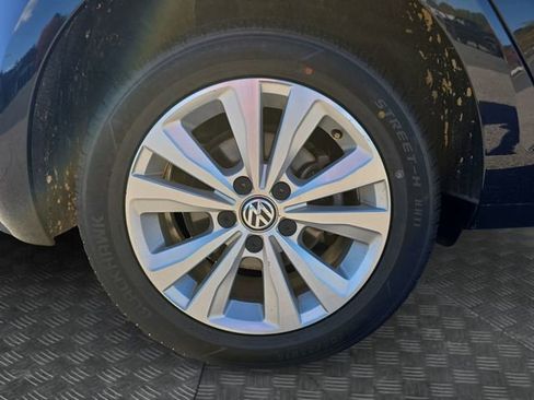 Used 2020 Volkswagen Golf 4-Door image 35