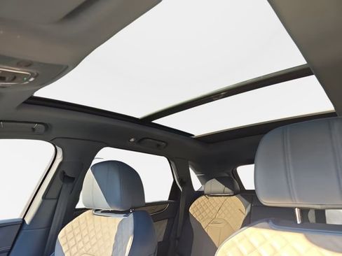 Used 2021 Bentley Bentayga Speed AWD/4WD image 34
