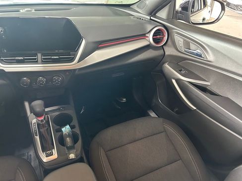 Used 2024 Chevrolet Trax RS w/ Driver Confidence Package image 11