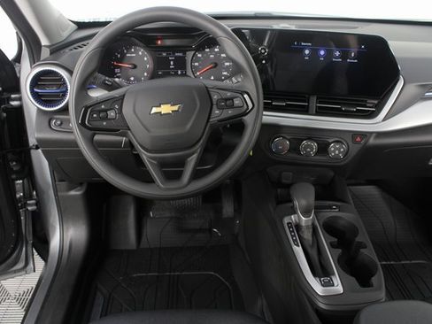 New 2026 Chevrolet Trax LS image 11