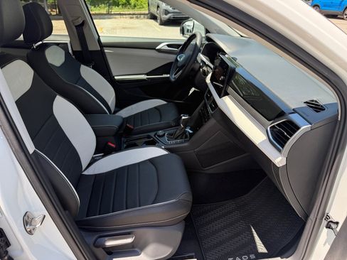 New 2026 Volkswagen Taos SEL AWD/4WD image 28