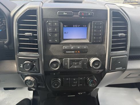 Used 2018 Ford F150 XLT w/ Max Trailer Tow Package image 32