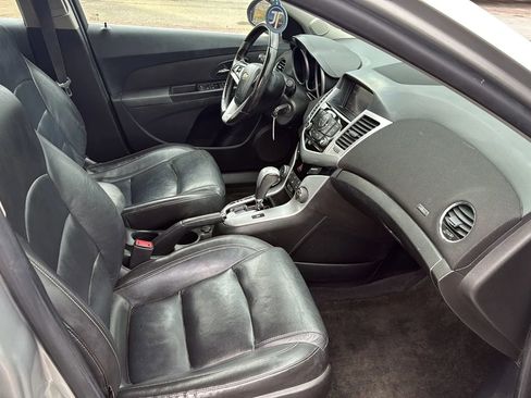 Used 2015 Chevrolet Cruze LT image 2