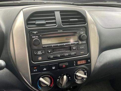 Used 2004 Toyota RAV4 2WD image 9