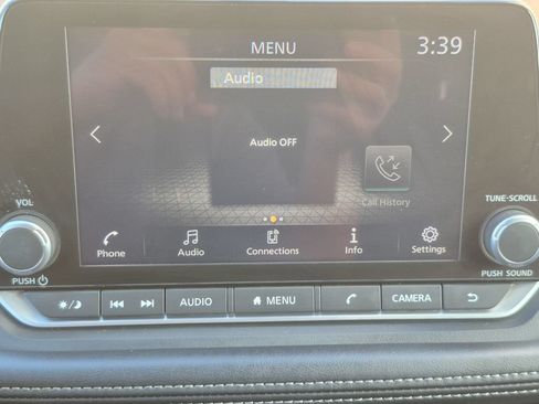 Used 2024 Nissan Rogue S AWD/4WD image 22