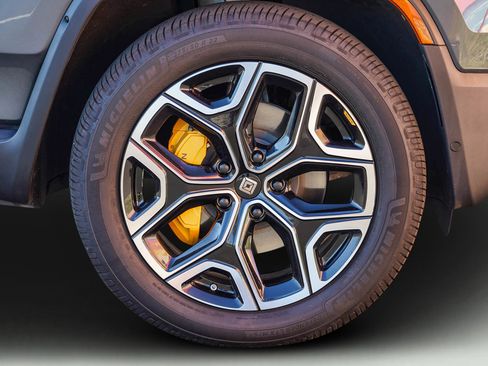 Used 2022 Rivian R1S Launch Edition image 15