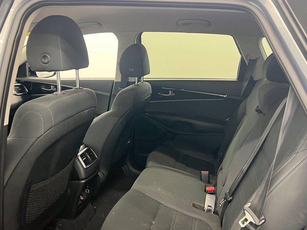 Used 2020 Kia Sorento LX w/ LX I4 Convenience Package FWD image 11