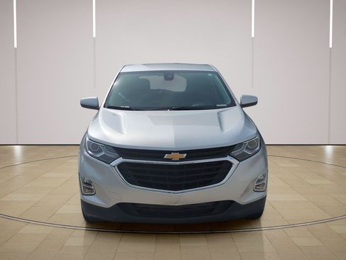 Used 2021 Chevrolet Equinox LT FWD image 2
