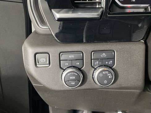 New 2026 GMC Sierra 1500 SLE image 19