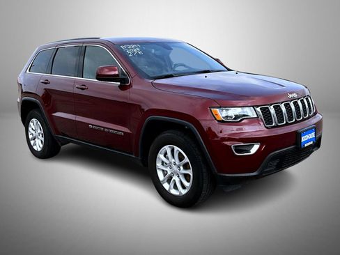 Certified 2022 Jeep Grand Cherokee Laredo X image 3