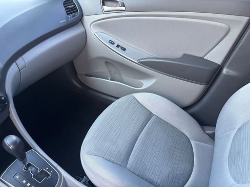 Used 2017 Hyundai Accent SE FWD image 18