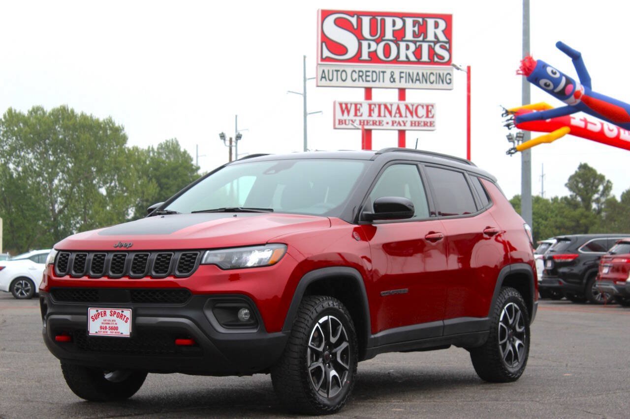 Used 2025 Jeep Compass Trailhawk AWD/4WD image 7