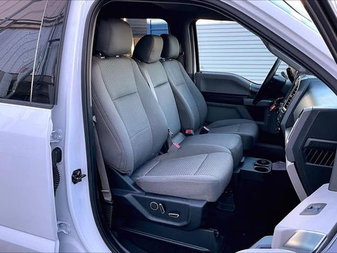 Used 2016 Ford F150 XLT w/ Equipment Group 302A Luxury image 9