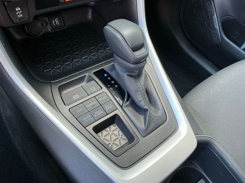 Used 2025 Toyota RAV4 XLE image 20