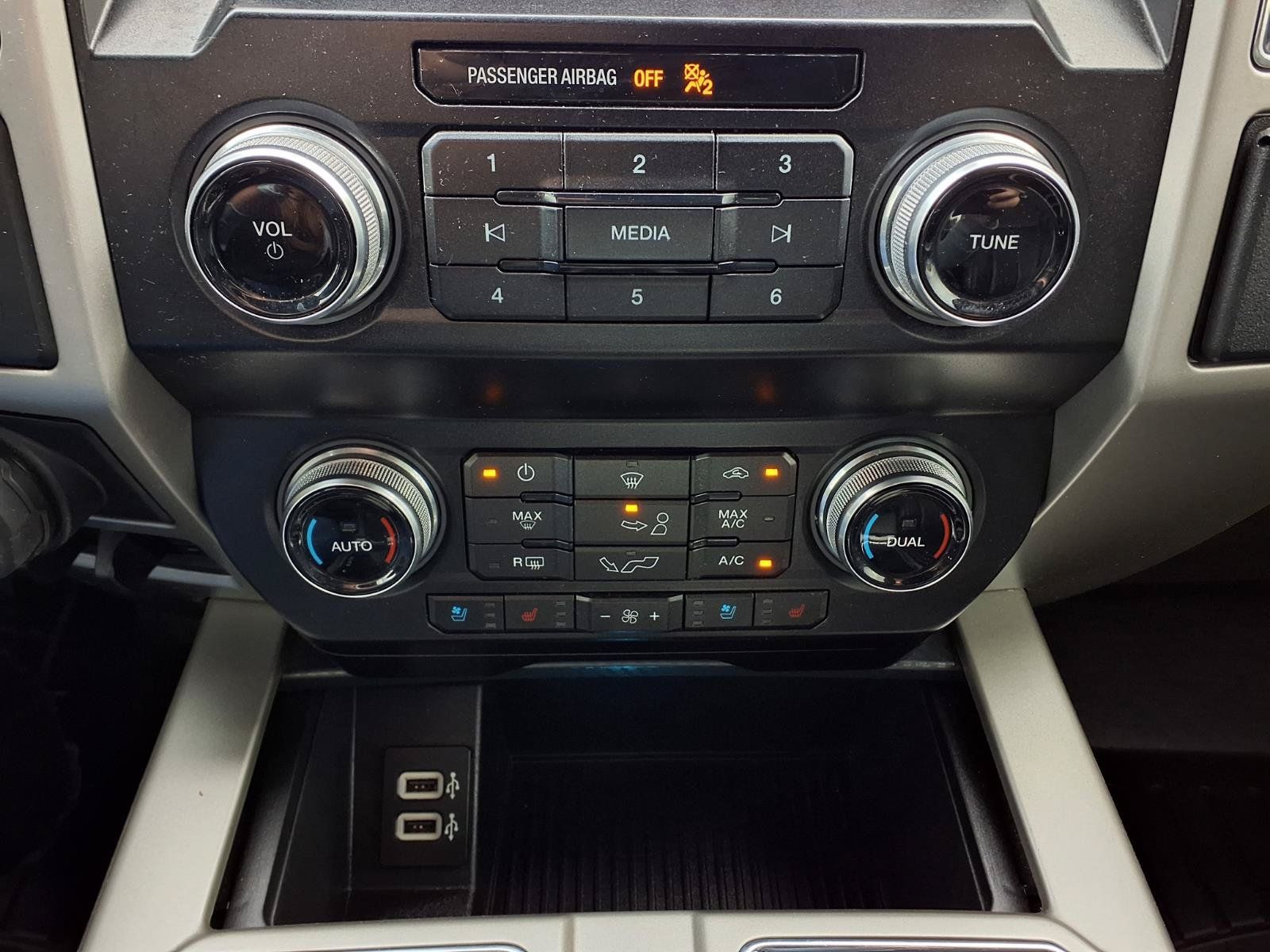 Used 2019 Ford F150 Lariat w/ Equipment Group 502A Luxury AWD/4WD image 23