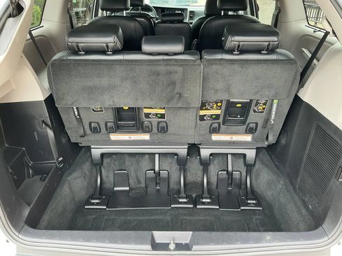 Used 2015 Toyota Sienna SE w/ SE Preferred Package FWD image 13