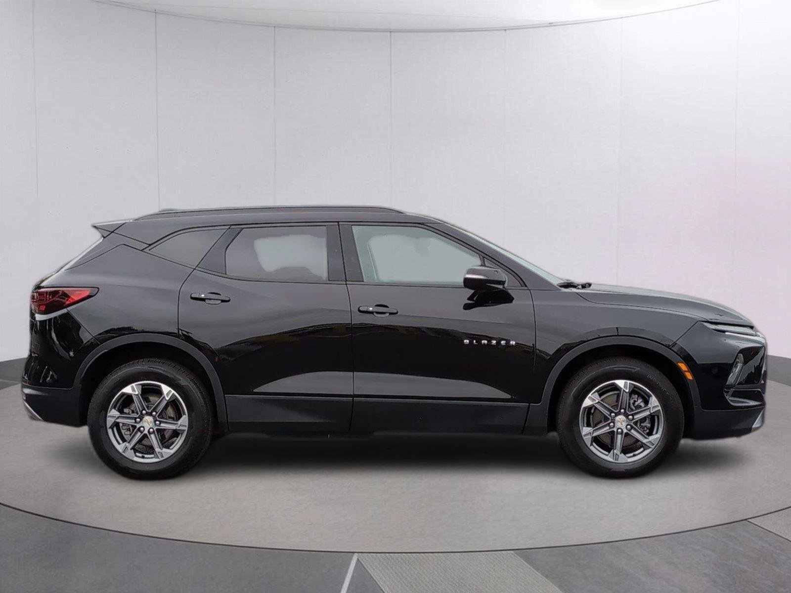 Certified 2023 Chevrolet Blazer LT AWD/4WD image 8