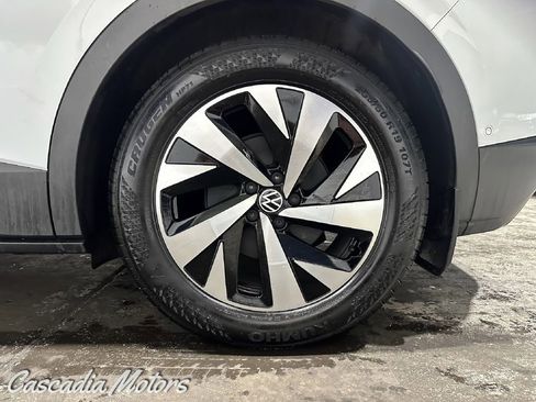 Used 2023 Volkswagen ID.4 Pro image 31