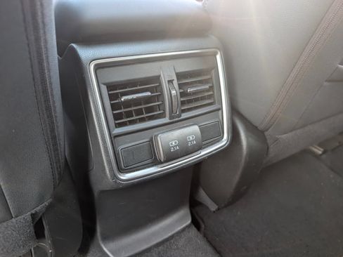 Used 2021 Subaru Forester Premium AWD/4WD image 22