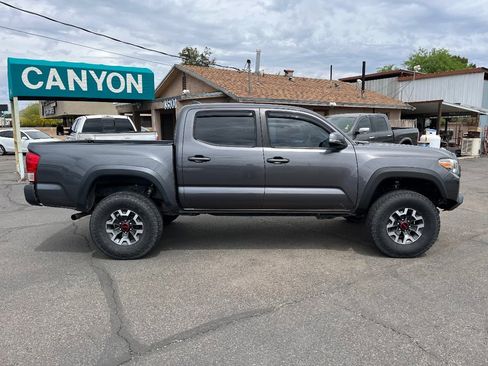Used 2017 Toyota Tacoma TRD Off-Road w/ Tow Package image 2
