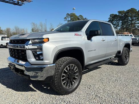 Used 2023 Chevrolet Silverado 2500 LT w/ Convenience Package image 4