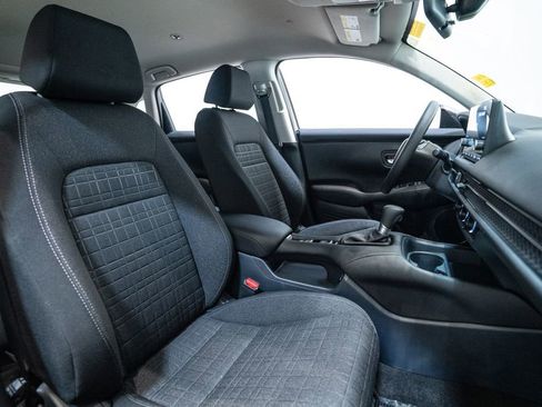 Used 2025 Honda HR-V LX image 15