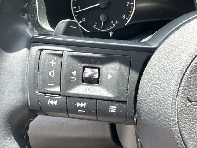 Certified 2025 Nissan Pathfinder SV AWD/4WD image 36