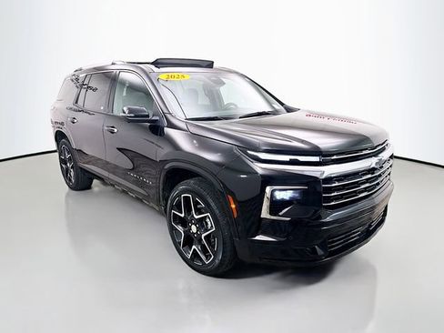 Used 2025 Chevrolet Traverse High Country w/ LPO, Floor Liner Package AWD/4WD image 1