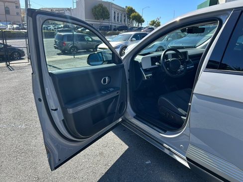 Used 2024 Hyundai Ioniq 5 Limited RWD image 9