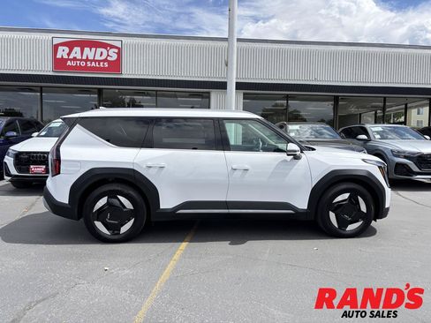Used 2025 Kia EV9 Wind AWD/4WD image 1