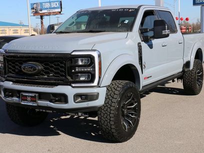 New 2026 Ford F250 Lariat w/ Black Appearance Package