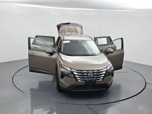 Used 2025 Nissan Rogue SV FWD image 48