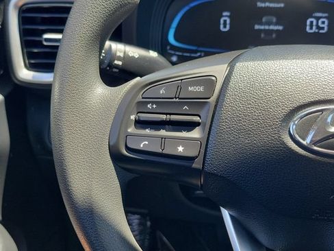 Used 2026 Hyundai Venue SE FWD image 7