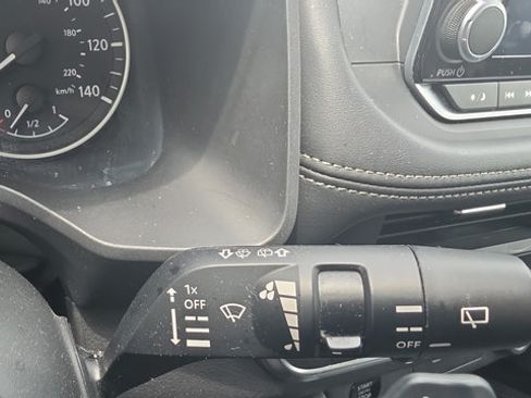 Used 2024 Nissan Rogue SV AWD/4WD image 16