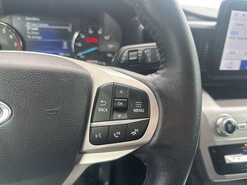 Used 2022 Ford Explorer XLT image 22