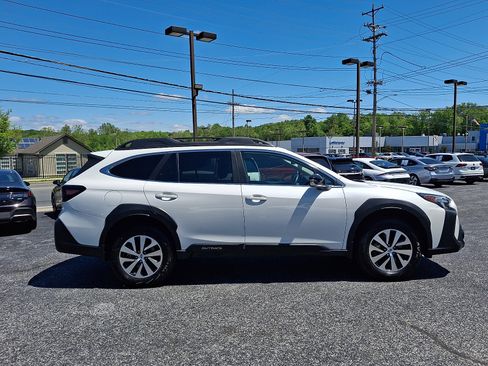 Used 2024 Subaru Outback Premium w/ Popular Package #1 AWD/4WD image 7